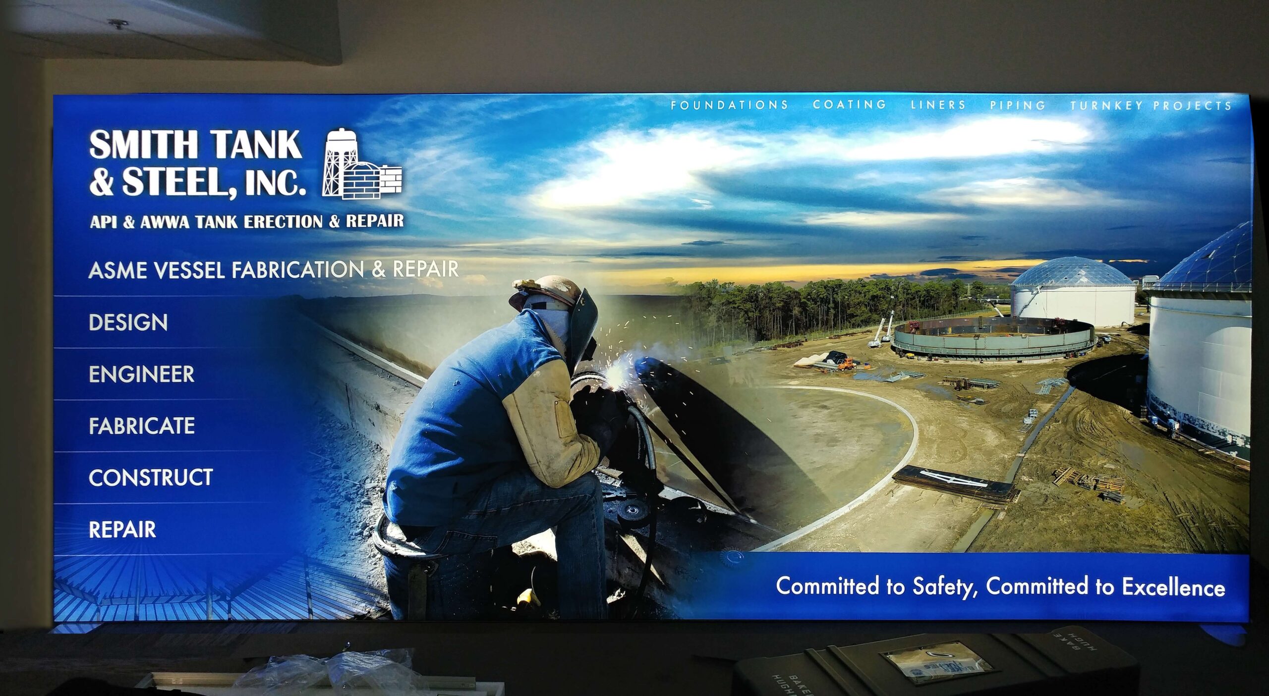 FlexMod exhibit frames with graphic murals that convert from a 10 x 10 to a 10 x 20 booth for trade shows including ILTA.